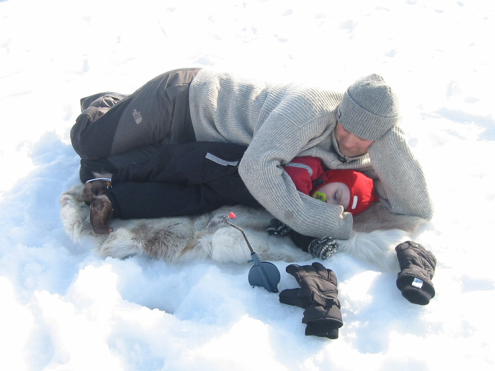 <b>Xavier Cusidó</b>-Oslo - Noruega<BR>Sempre he cregut que si copses el moment amarant-te de l'olor, dels sons, dels colors que t'envolten, el cor ho guarda en una estanteria ben guardat, per poder recordar-ho més sovint. Com una biblioteca de sentiments i no pas una imatge.