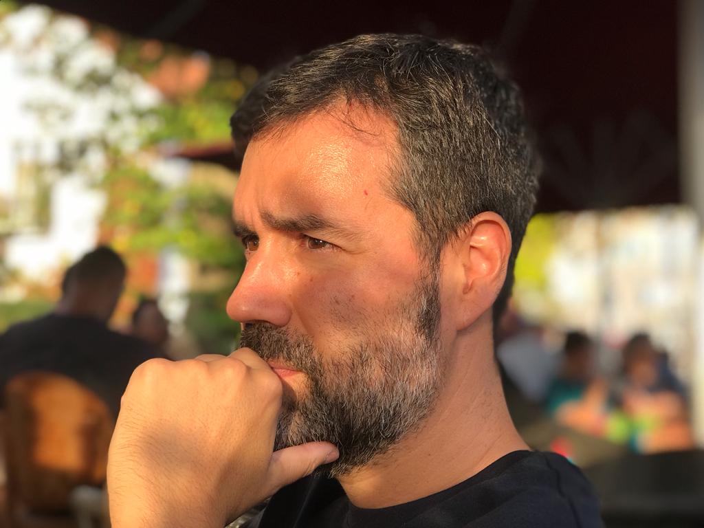 <b>David Torres Prats</b>-Muenchen - Alemanya<BR>Ara mateix no veig possible tornar a Catalunya. Ens fa gràcia la idea de tornar, però tinc clar que professionalment i per qualitat de vida, seria un pas enrere important. Sempre parlem a casa de tornar 